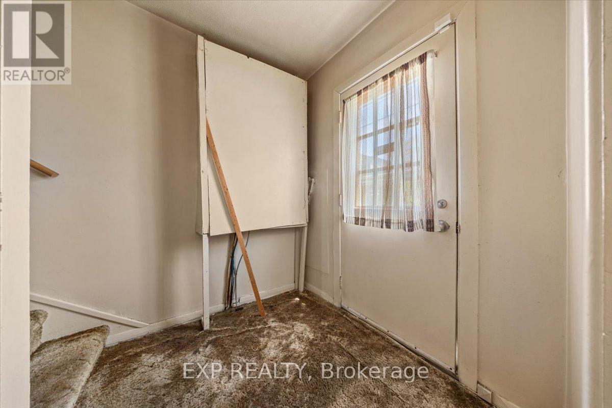 Property at 198 HINCHEY AVENUE image 4