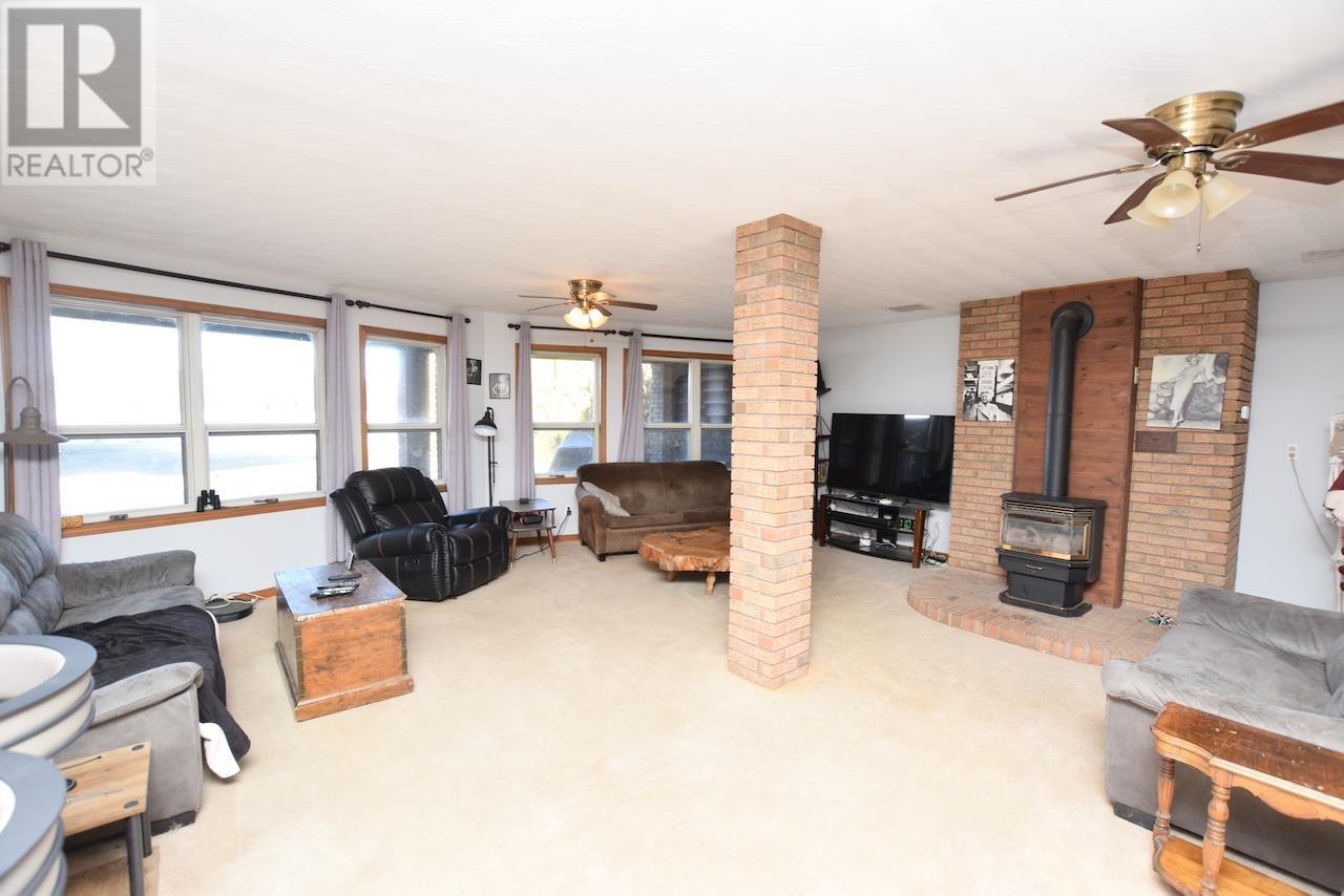 241 Woodward Ave, Blind River, Ontario  P0R 1B0 - Photo 25 - SM250123