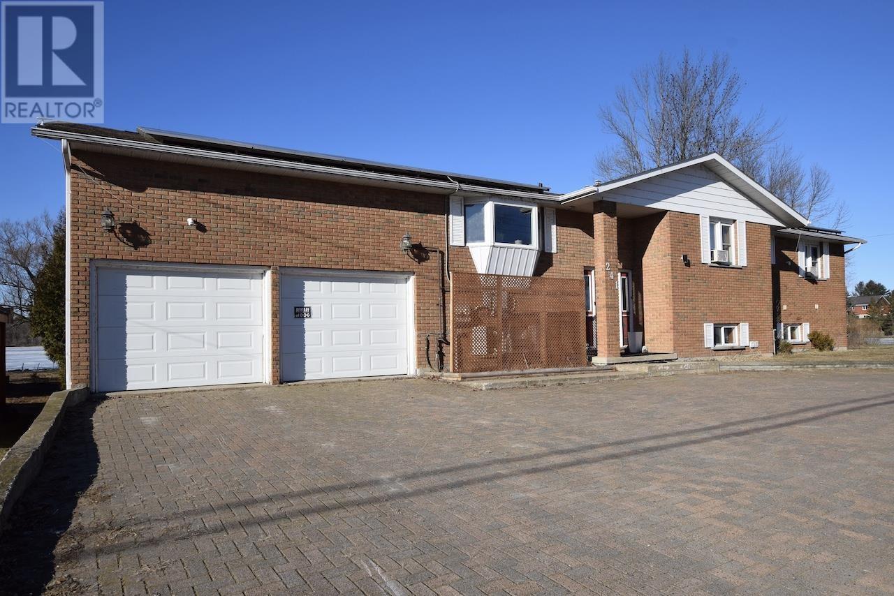 241 Woodward Ave, Blind River, Ontario  P0R 1B0 - Photo 38 - SM250123