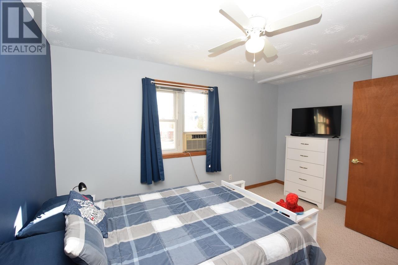 241 Woodward Ave, Blind River, Ontario  P0R 1B0 - Photo 17 - SM250123