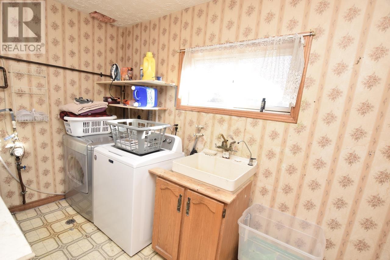 241 Woodward Ave, Blind River, Ontario  P0R 1B0 - Photo 28 - SM250123