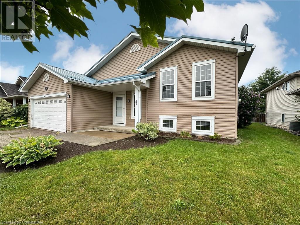 17 Mapleview Drive, Hagersville, Ontario  N0A 1H0 - Photo 2 - 40755335