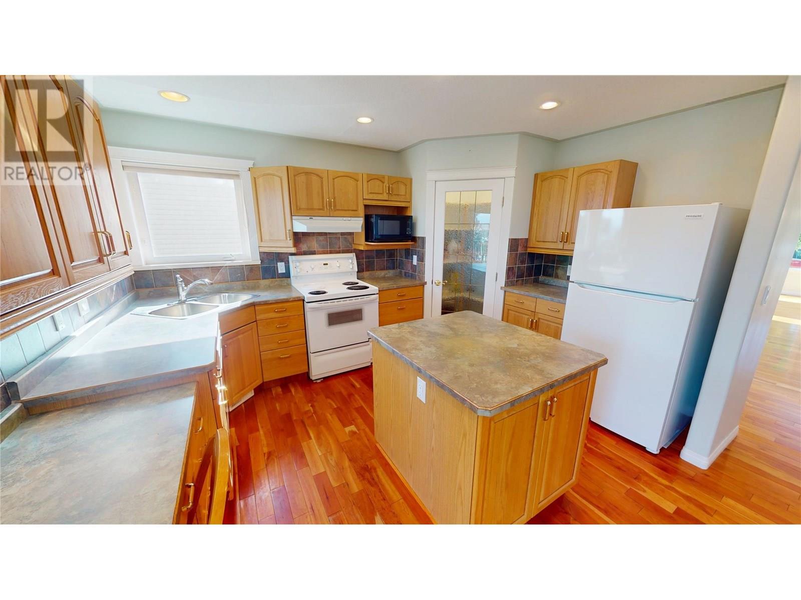 1812 12th Street S, Cranbrook, British Columbia V1C 6M7 - Photo 9 - 10358078