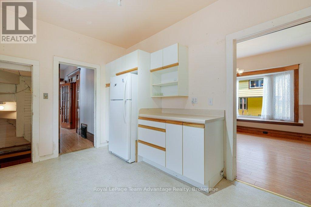 71 Gibson Street, Parry Sound, Ontario  P2A 1X2 - Photo 13 - X12320266