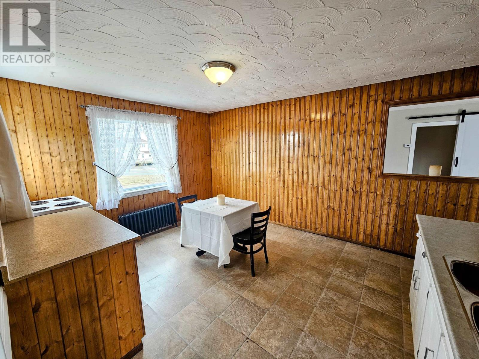 115 Connaught Avenue, Glace Bay, Nova Scotia  B1A 4R4 - Photo 3 - 202508360
