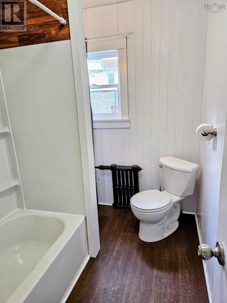 115 Connaught Avenue, Glace Bay, Nova Scotia  B1A 4R4 - Photo 10 - 202508360