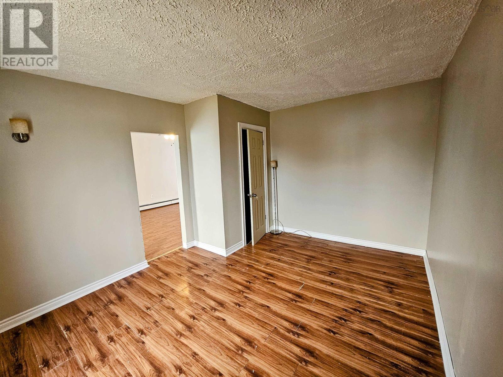 115 Connaught Avenue, Glace Bay, Nova Scotia  B1A 4R4 - Photo 6 - 202508360