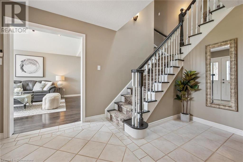 Property at 6 GEORGE WELLINGTON Place image 4