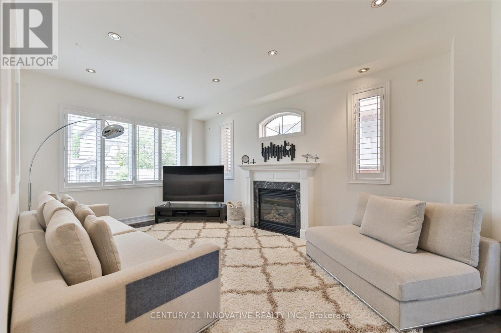 92 Riverwalk Drive, Markham, Ontario  L6B 0B9 - Photo 16 - N12320205