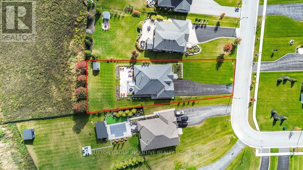 Property at 327 SUNNYBRAE AVENUE image 3