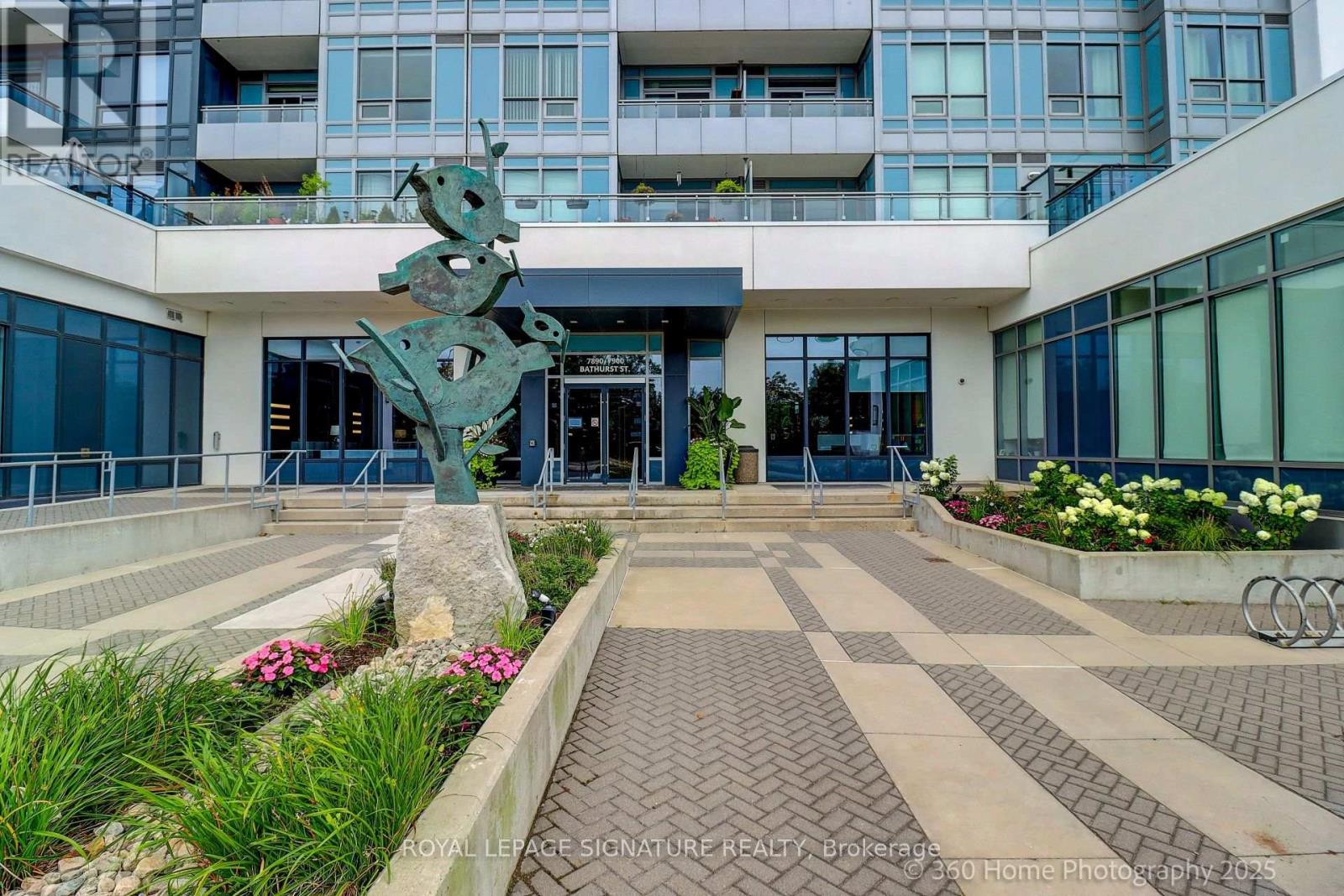 212 - 7890 Bathurst Street, Vaughan, Ontario  L5J 0J8 - Photo 2 - N12320310