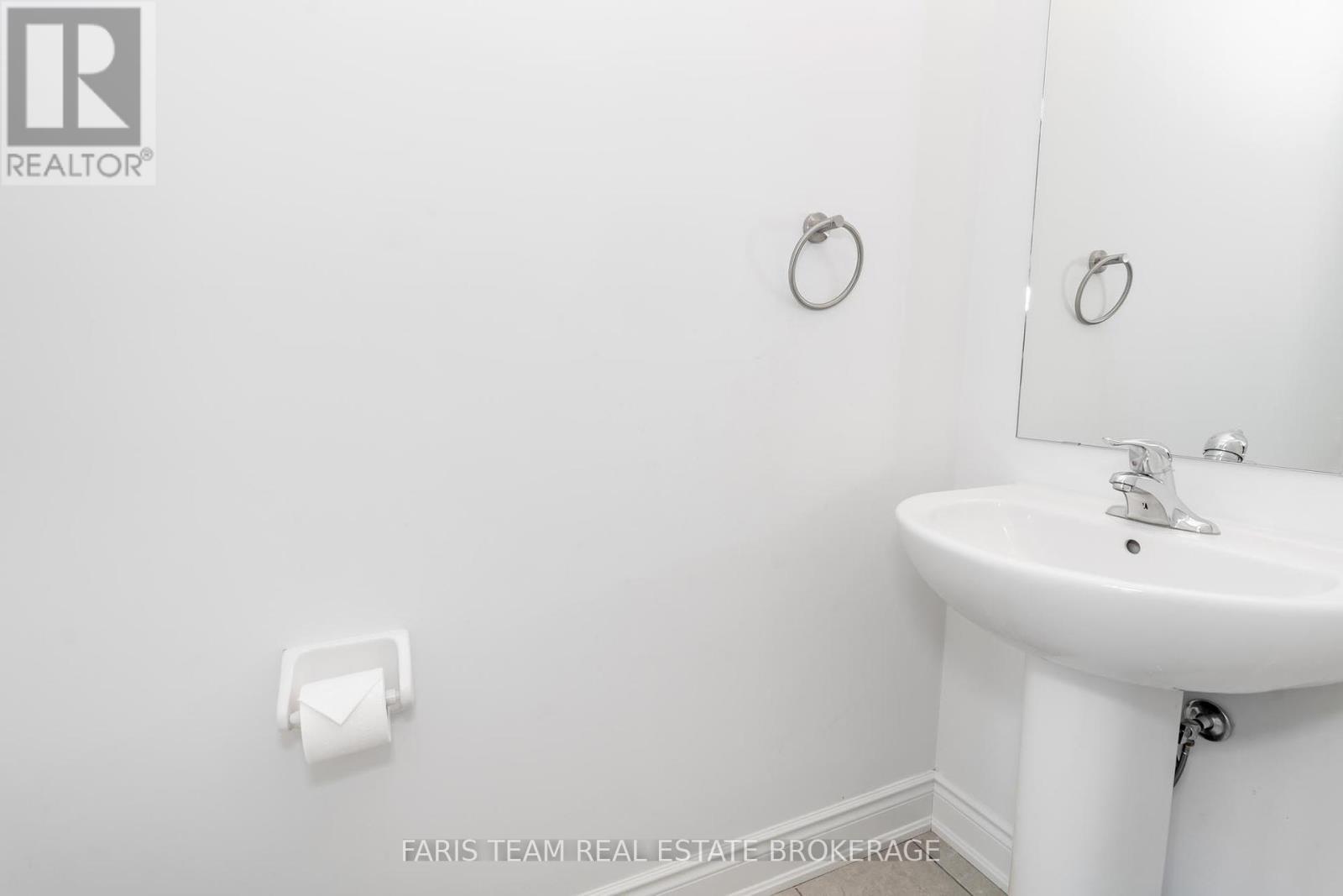 7 Lisa Street, Wasaga Beach, Ontario  L9Z 0K9 - Photo 11 - S12320349