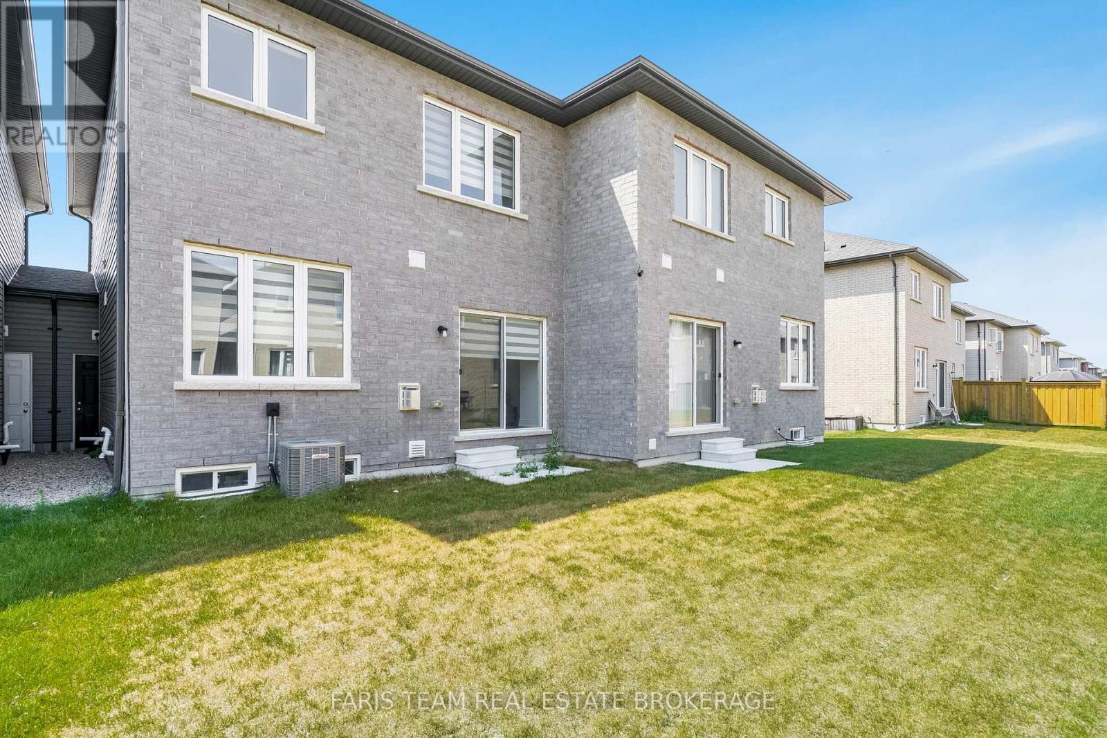 7 Lisa Street, Wasaga Beach, Ontario  L9Z 0K9 - Photo 21 - S12320349