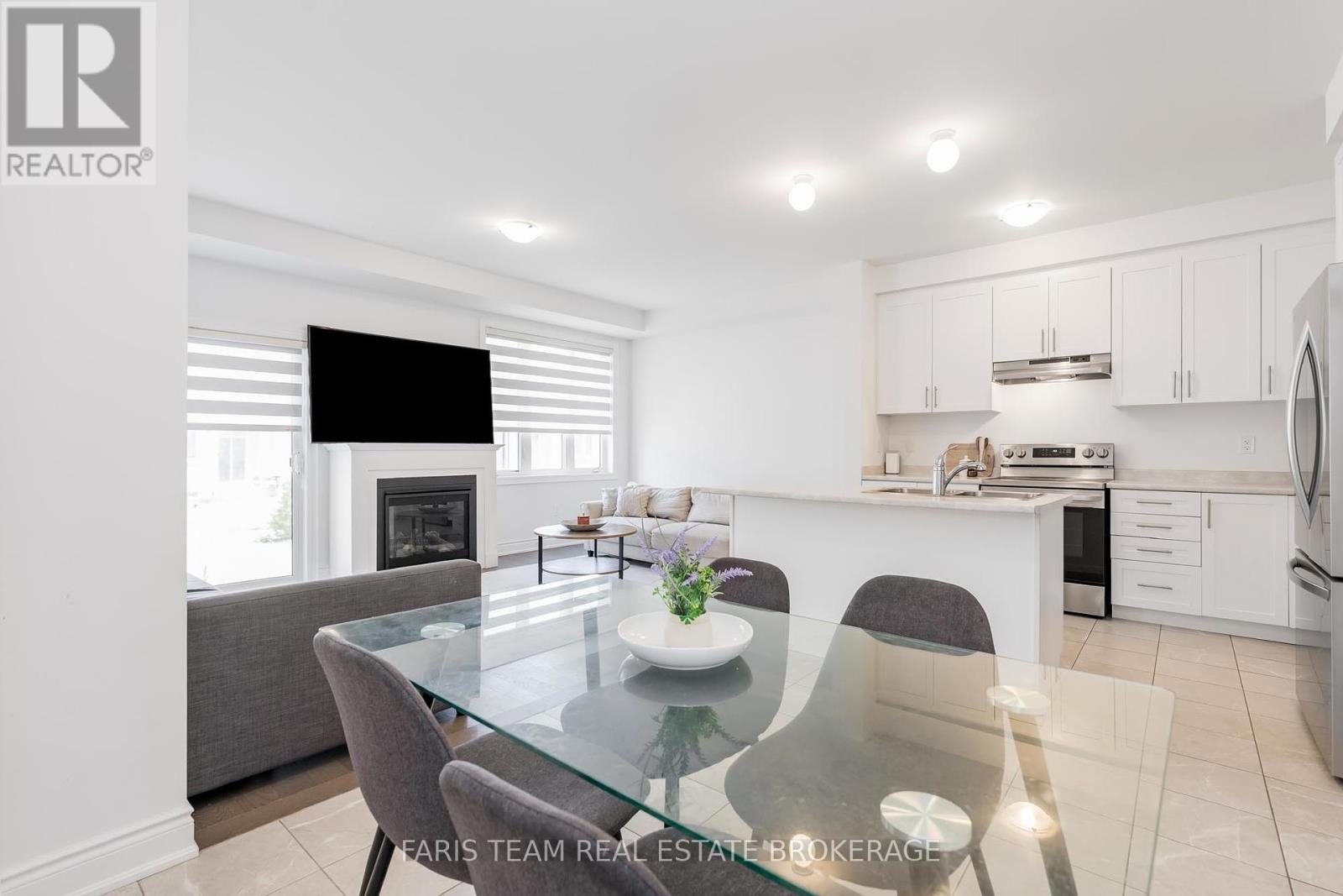 7 Lisa Street, Wasaga Beach, Ontario  L9Z 0K9 - Photo 8 - S12320349