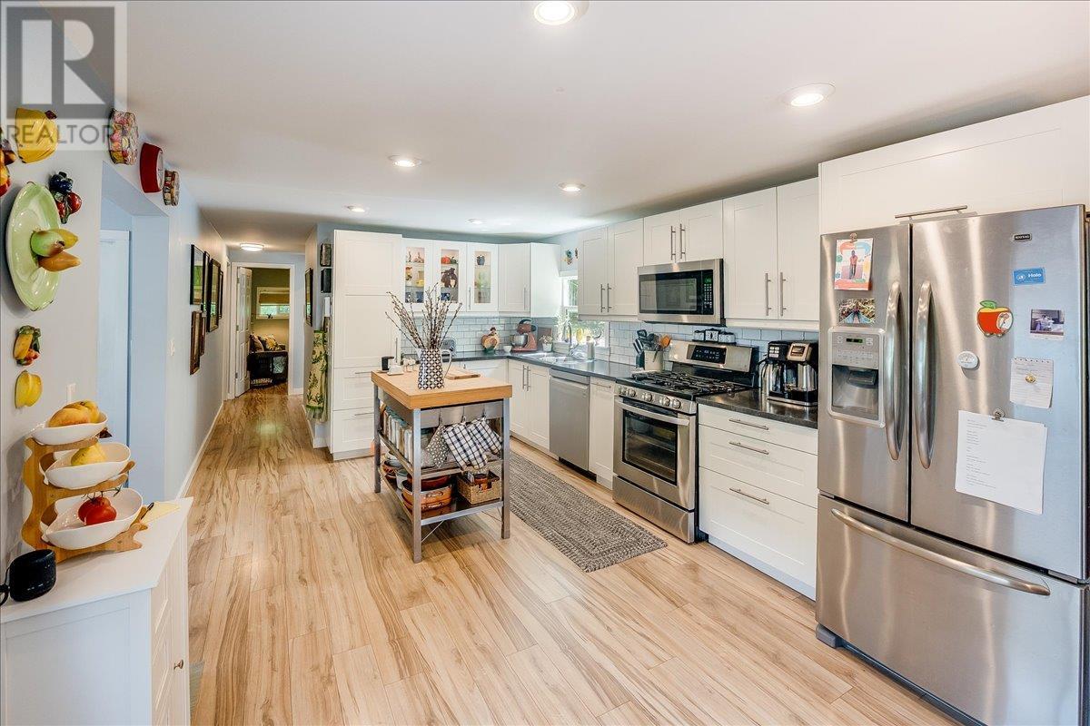 4029 Broadwater Road Unit# 16, Robson, British Columbia  V1N 4V6 - Photo 26 - 10358099