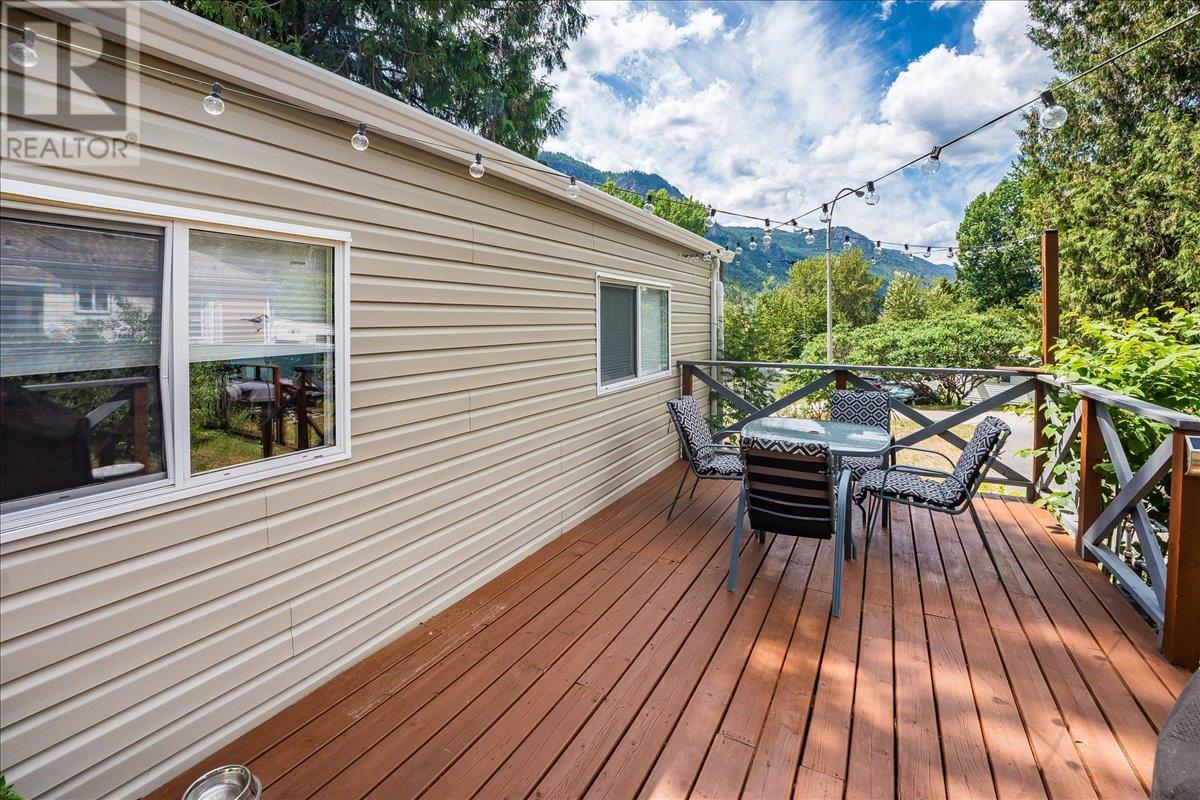4029 Broadwater Road Unit# 16, Robson, British Columbia  V1N 4V6 - Photo 10 - 10358099