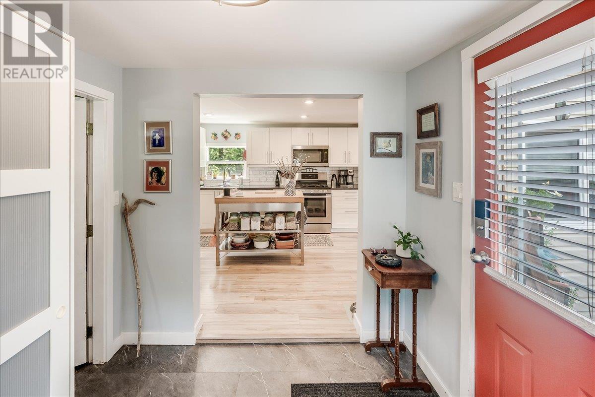 4029 Broadwater Road Unit# 16, Robson, British Columbia  V1N 4V6 - Photo 14 - 10358099
