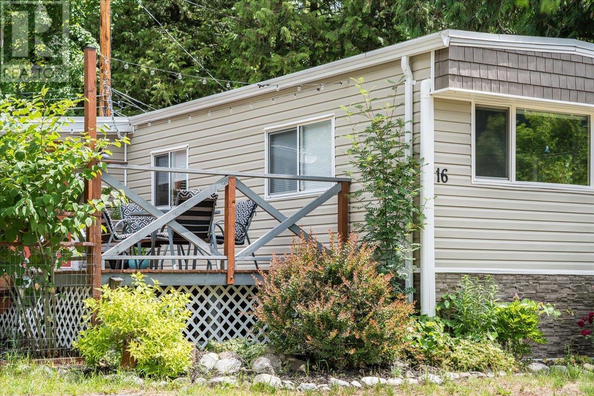4029 Broadwater Road Unit# 16, Robson, British Columbia  V1N 4V6 - Photo 3 - 10358099