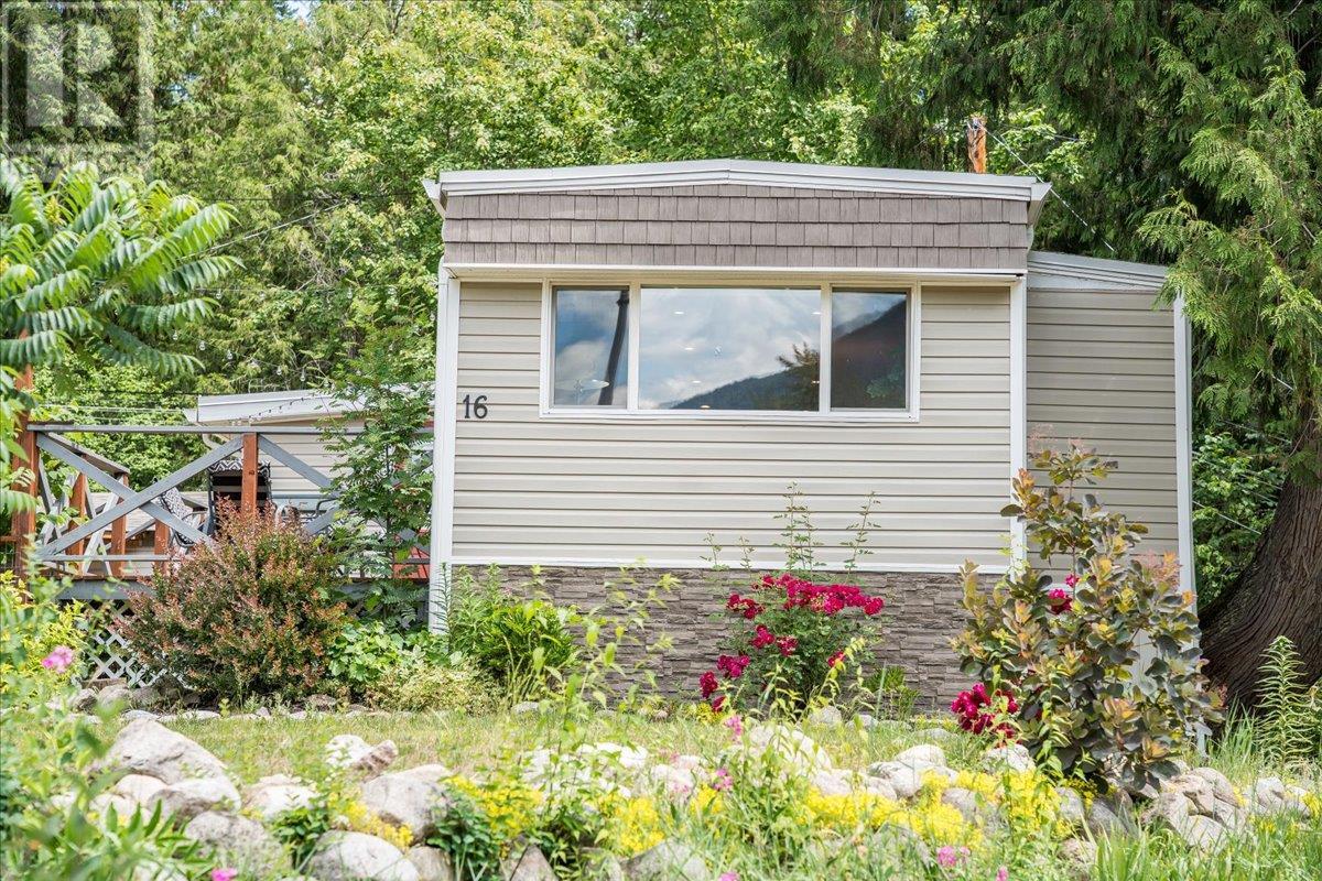 4029 Broadwater Road Unit# 16, Robson, British Columbia  V1N 4V6 - Photo 2 - 10358099