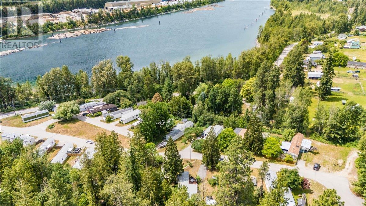 4029 Broadwater Road Unit# 16, Robson, British Columbia  V1N 4V6 - Photo 48 - 10358099