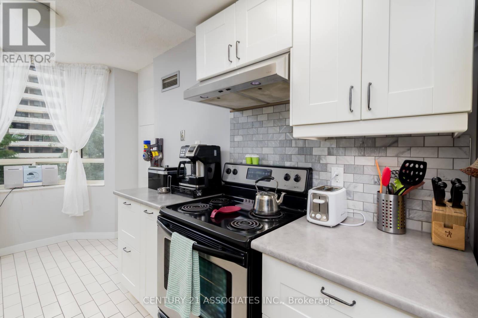 402 - 5 Lisa Street, Brampton, Ontario  L6T 4T4 - Photo 15 - W12320291