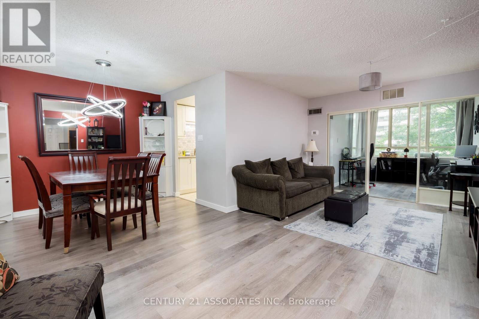 402 - 5 Lisa Street, Brampton, Ontario  L6T 4T4 - Photo 6 - W12320291