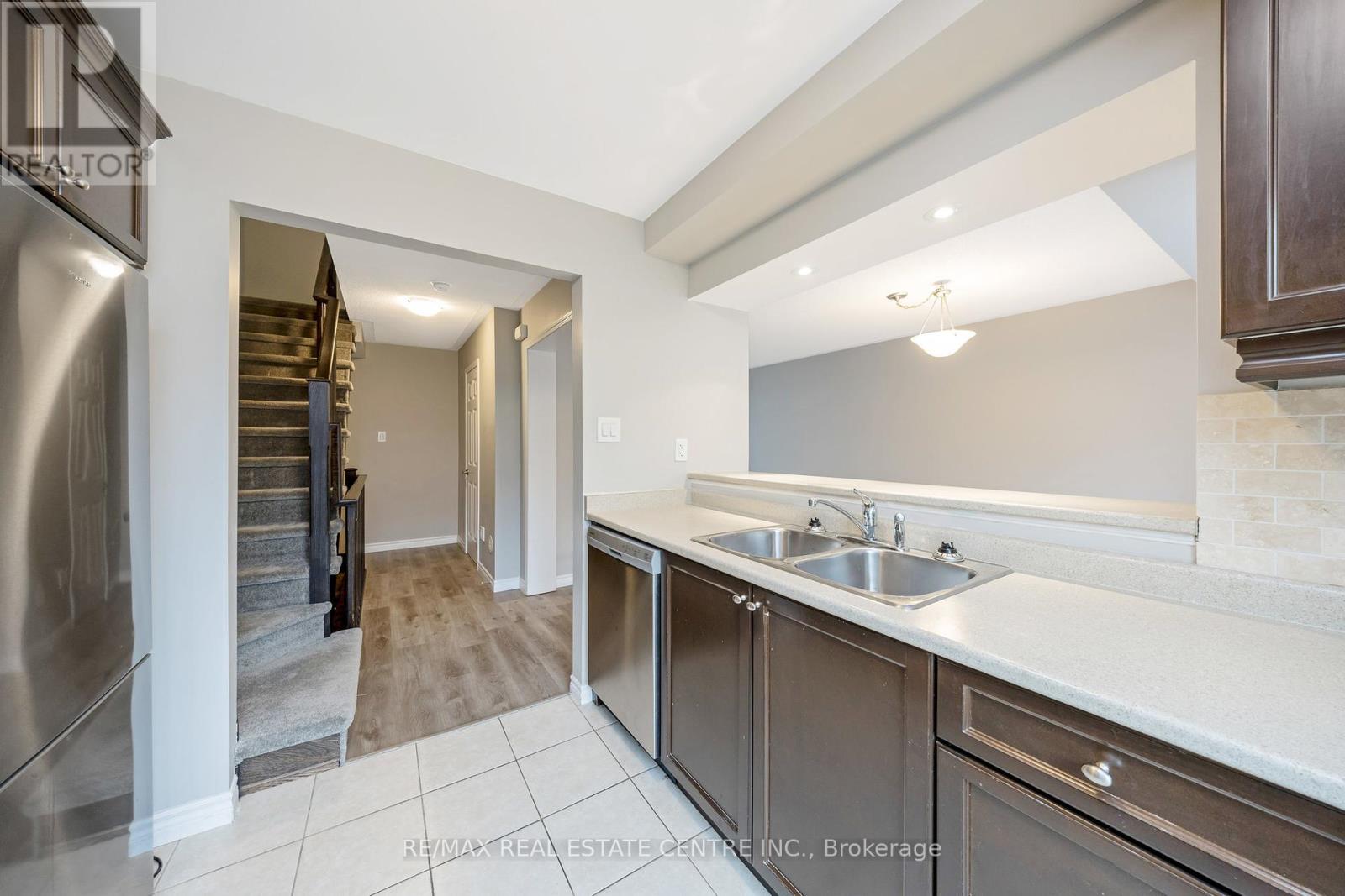 761 Challinor Terrace, Milton, Ontario  L9T 7V5 - Photo 13 - W12320342