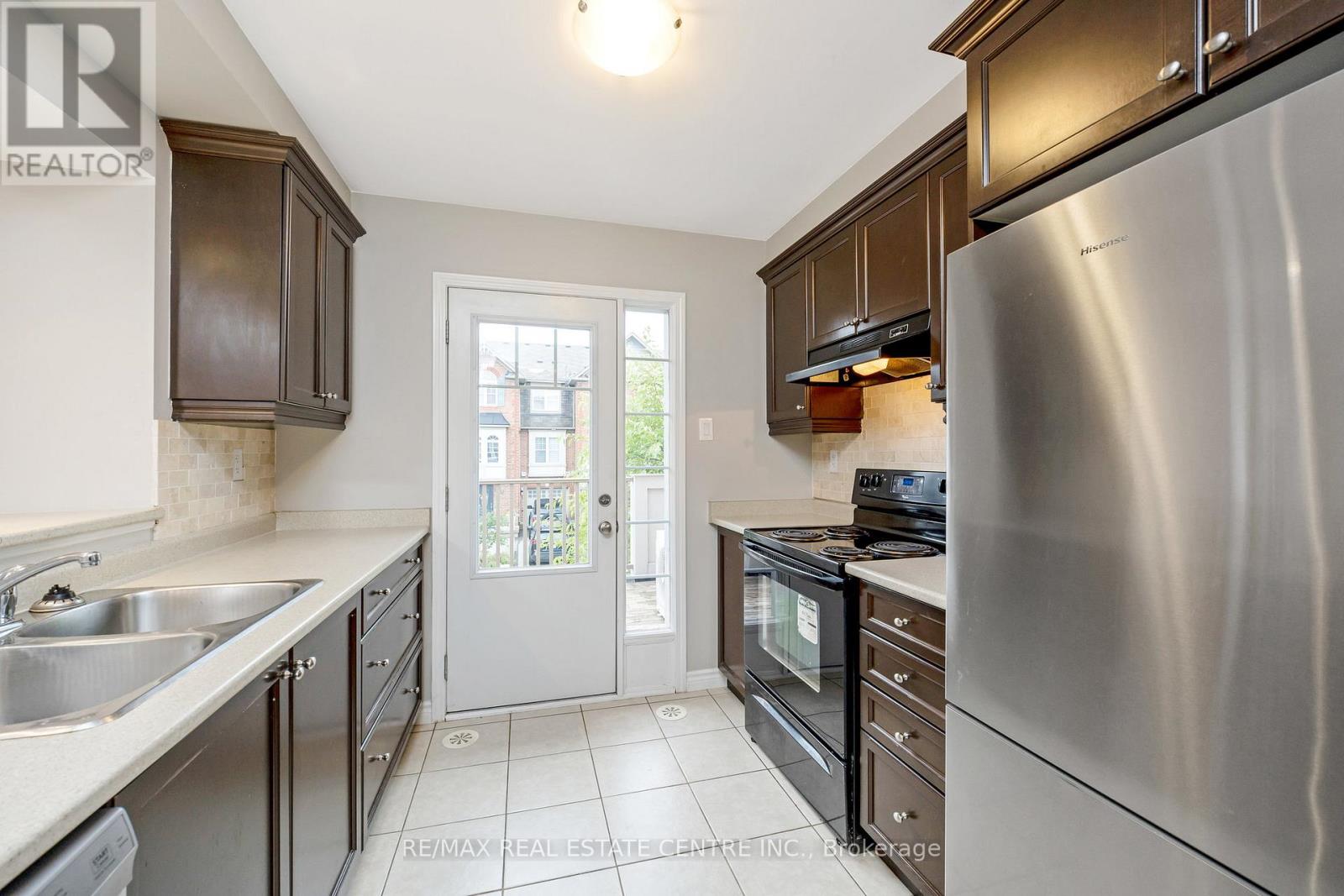 761 Challinor Terrace, Milton, Ontario  L9T 7V5 - Photo 14 - W12320342