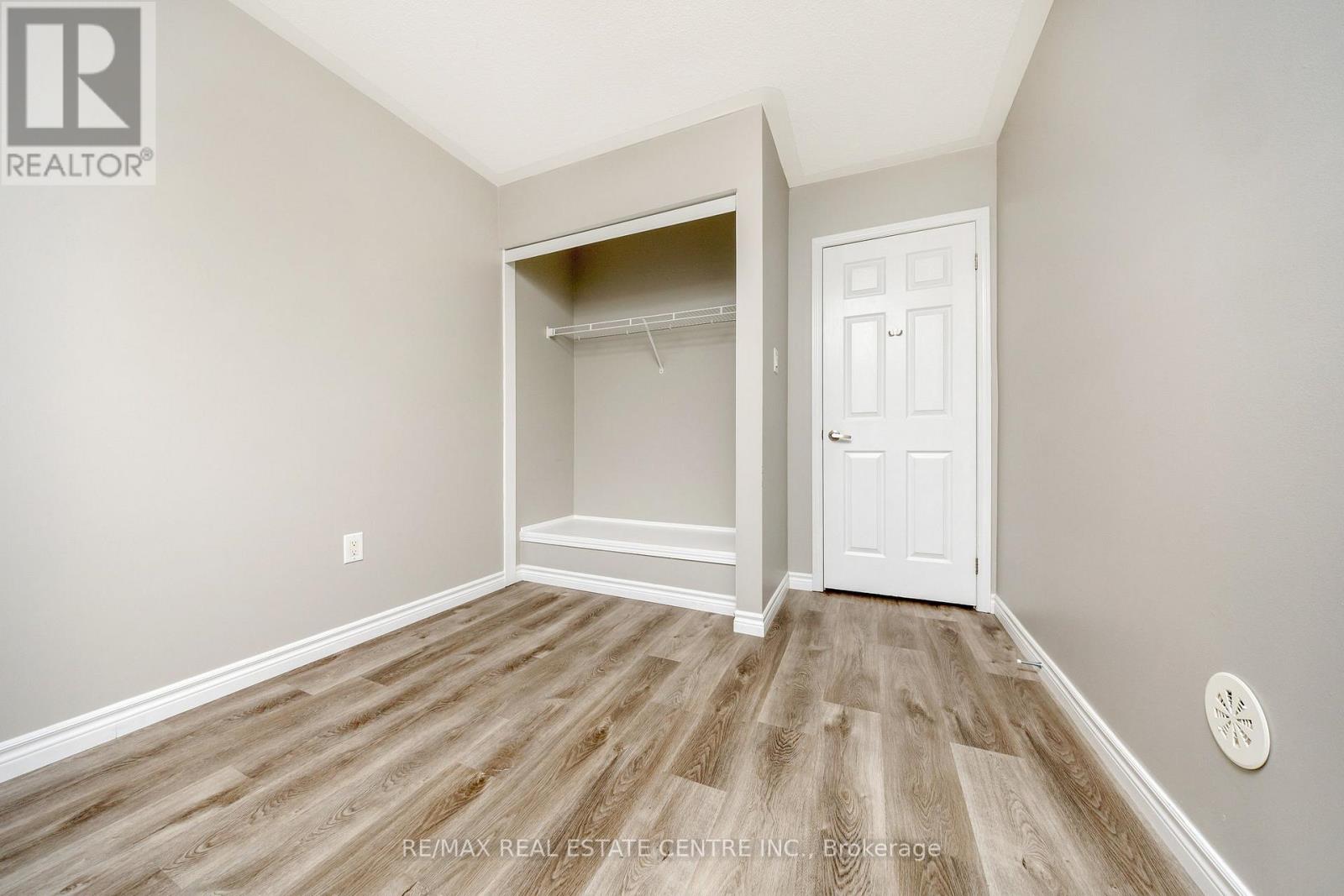 761 Challinor Terrace, Milton, Ontario  L9T 7V5 - Photo 2 - W12320342