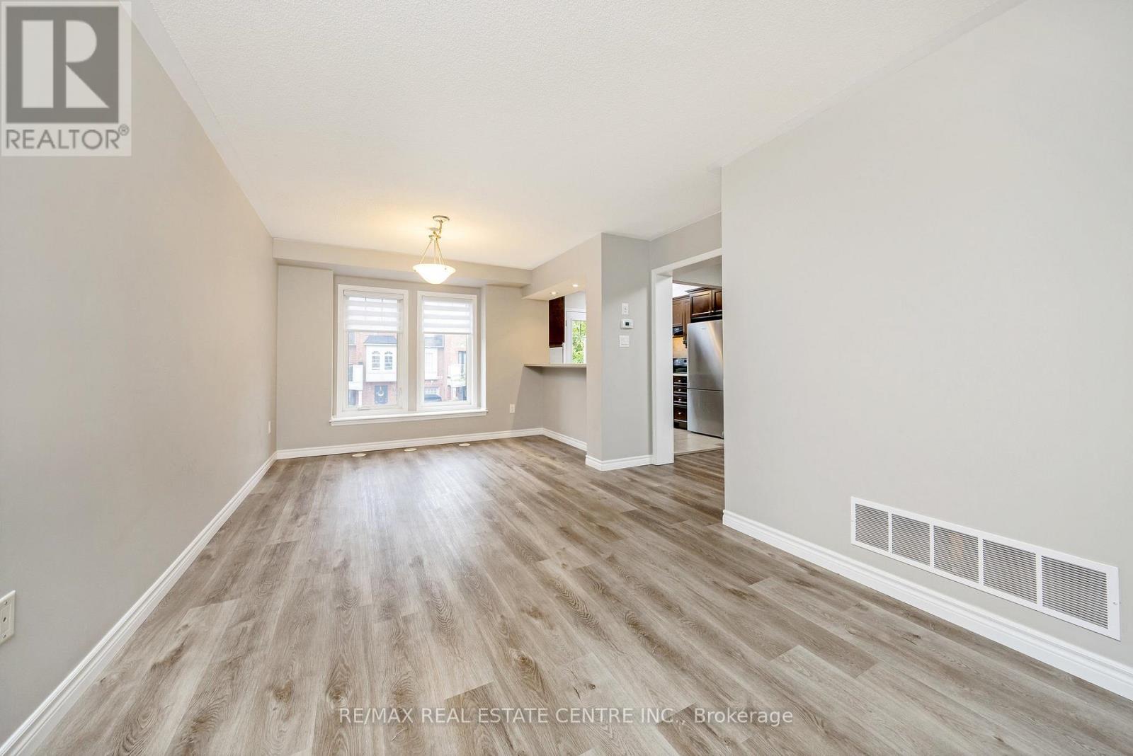 761 Challinor Terrace, Milton, Ontario  L9T 7V5 - Photo 21 - W12320342