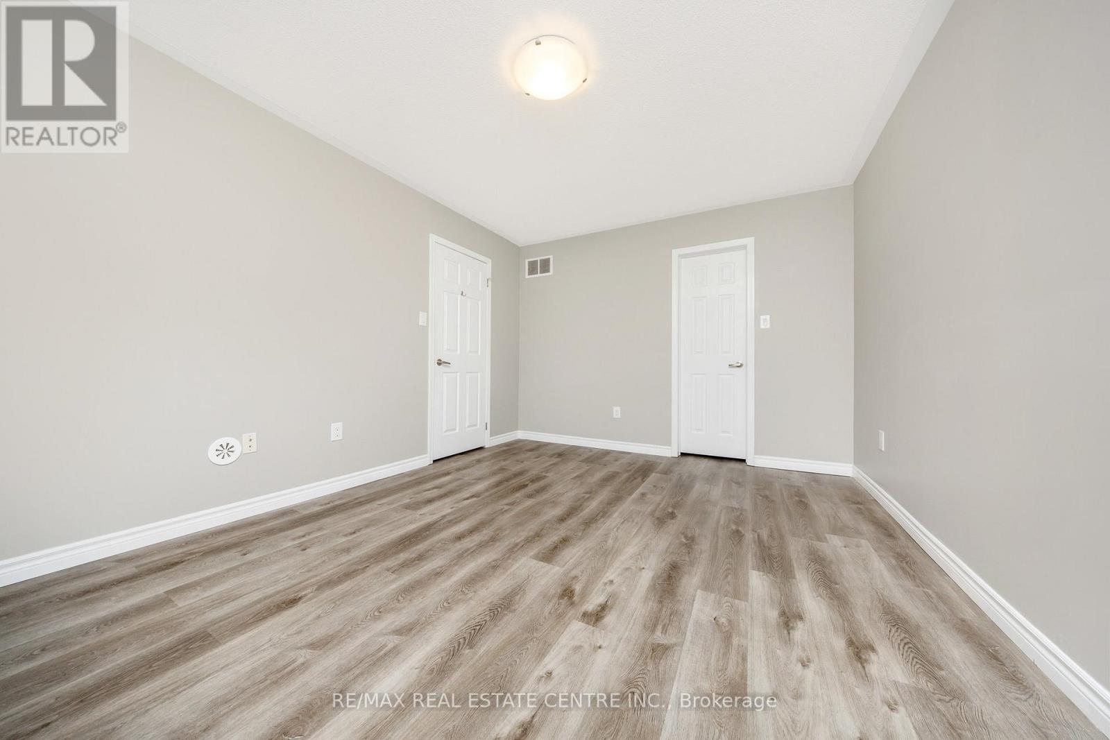 761 Challinor Terrace, Milton, Ontario  L9T 7V5 - Photo 6 - W12320342