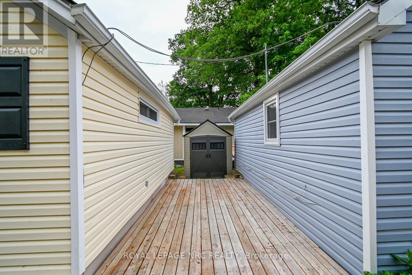 387 Elmwood Avenue, Fort Erie, Ontario  L0S 1B0 - Photo 15 - X12320380