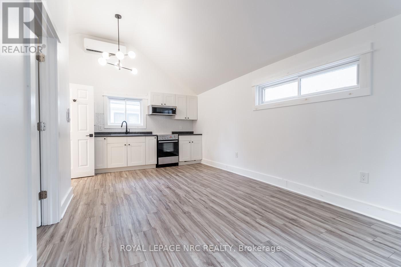 387 Elmwood Avenue, Fort Erie, Ontario  L0S 1B0 - Photo 19 - X12320380