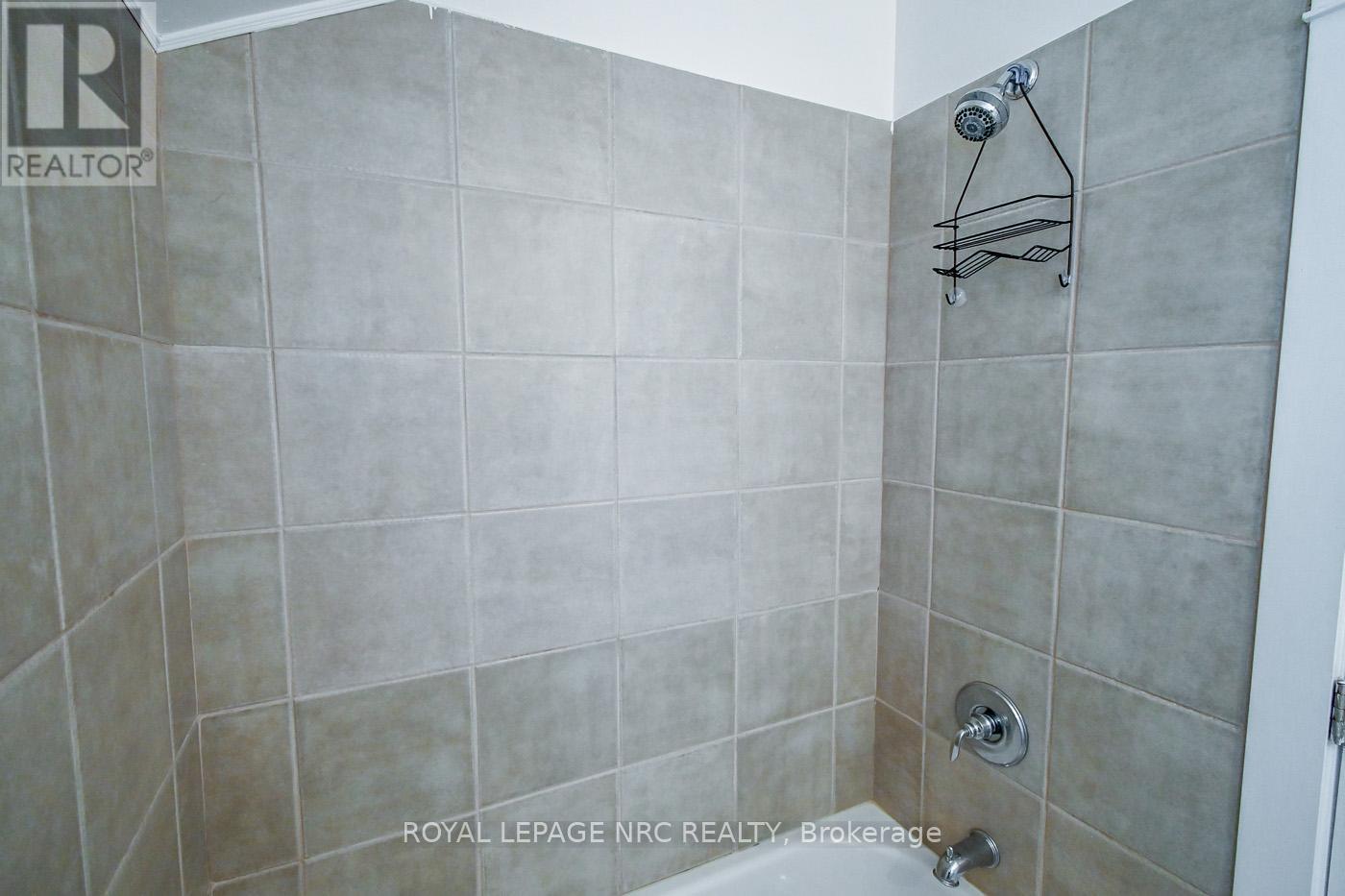 387 Elmwood Avenue, Fort Erie, Ontario  L0S 1B0 - Photo 37 - X12320380