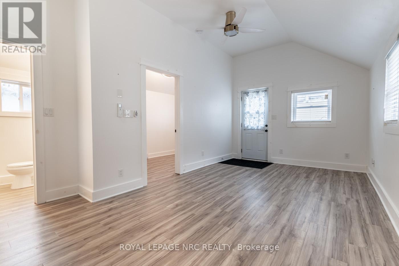 387 Elmwood Avenue, Fort Erie, Ontario  L0S 1B0 - Photo 6 - X12320380