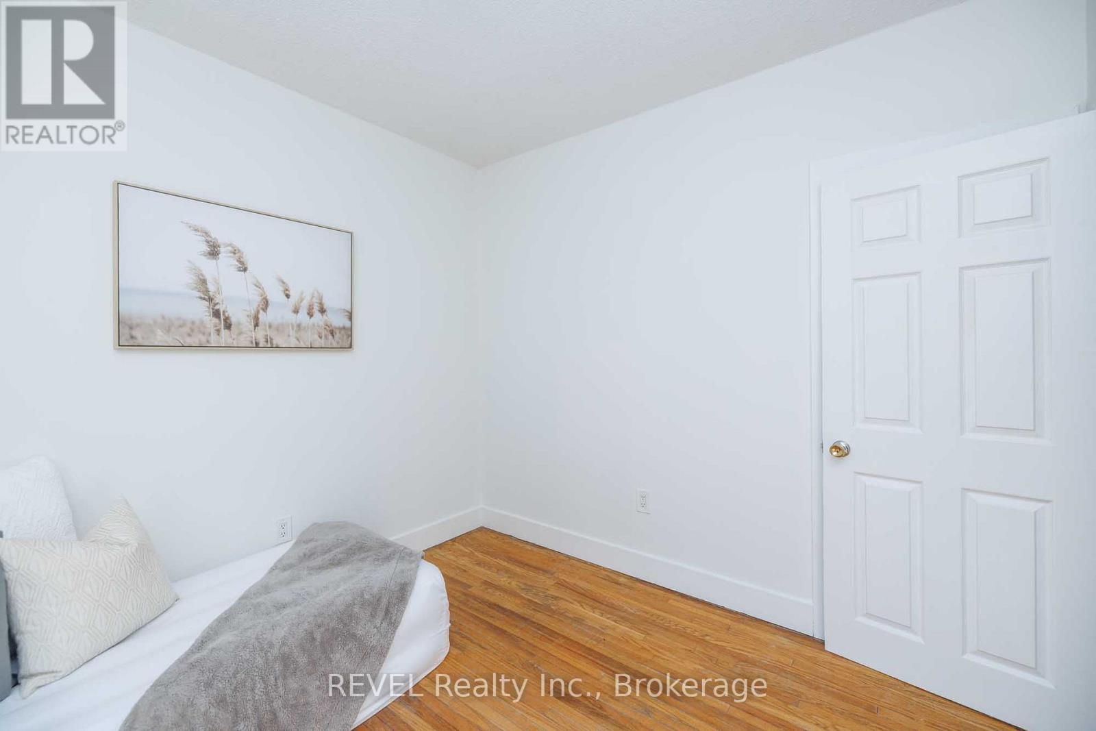 9 Colborne Street, Thorold, Ontario  L2V 3P6 - Photo 17 - X12320404