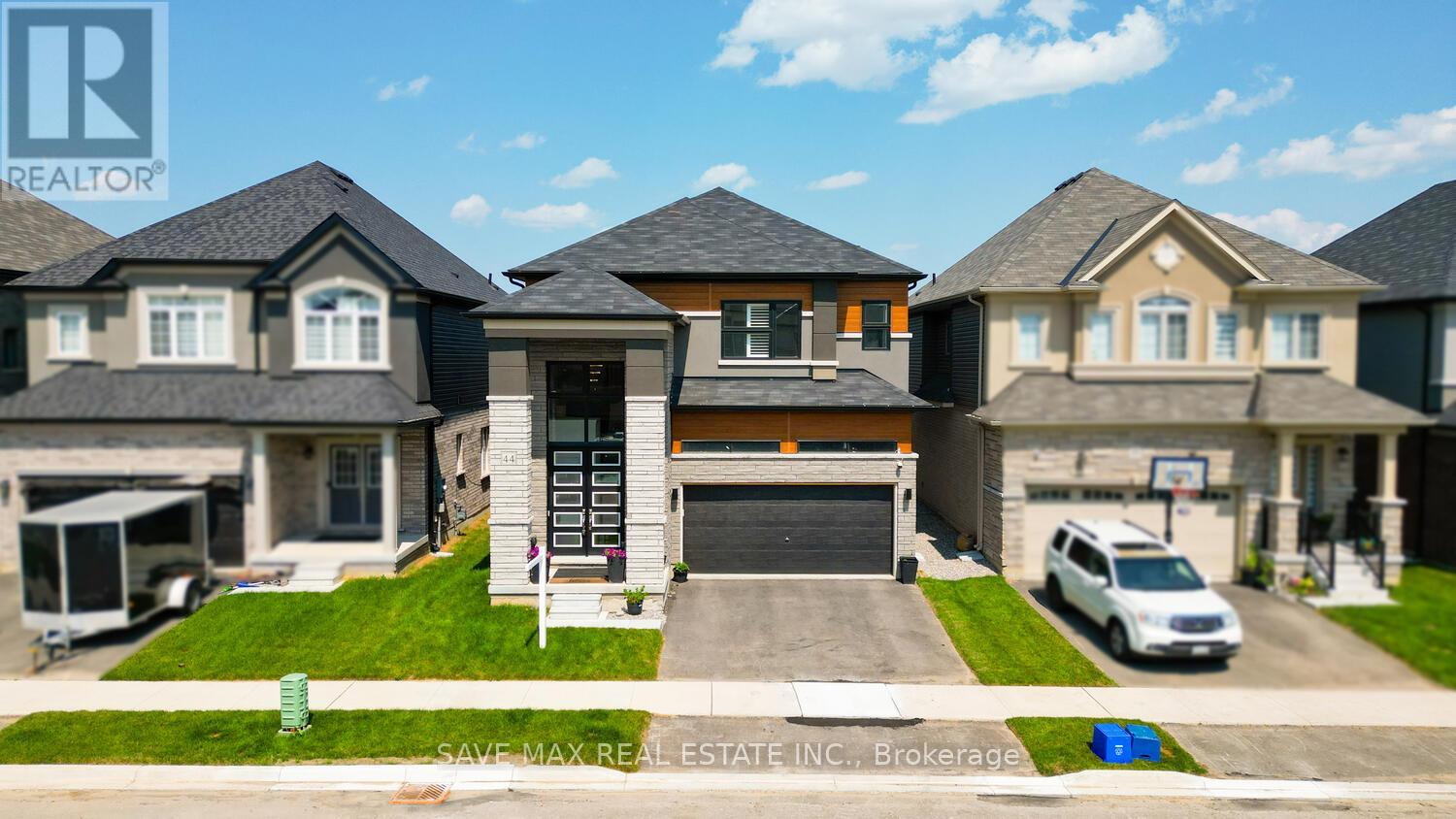 Property at 44 WAKELING DRIVE image 1