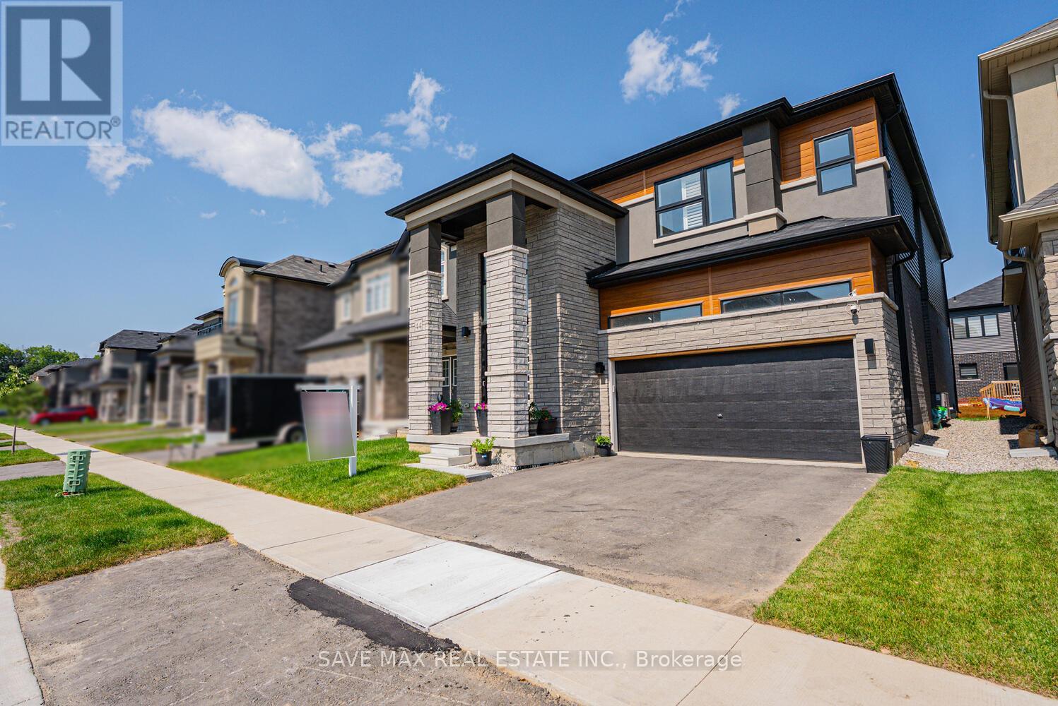 Property at 44 WAKELING DRIVE image 4