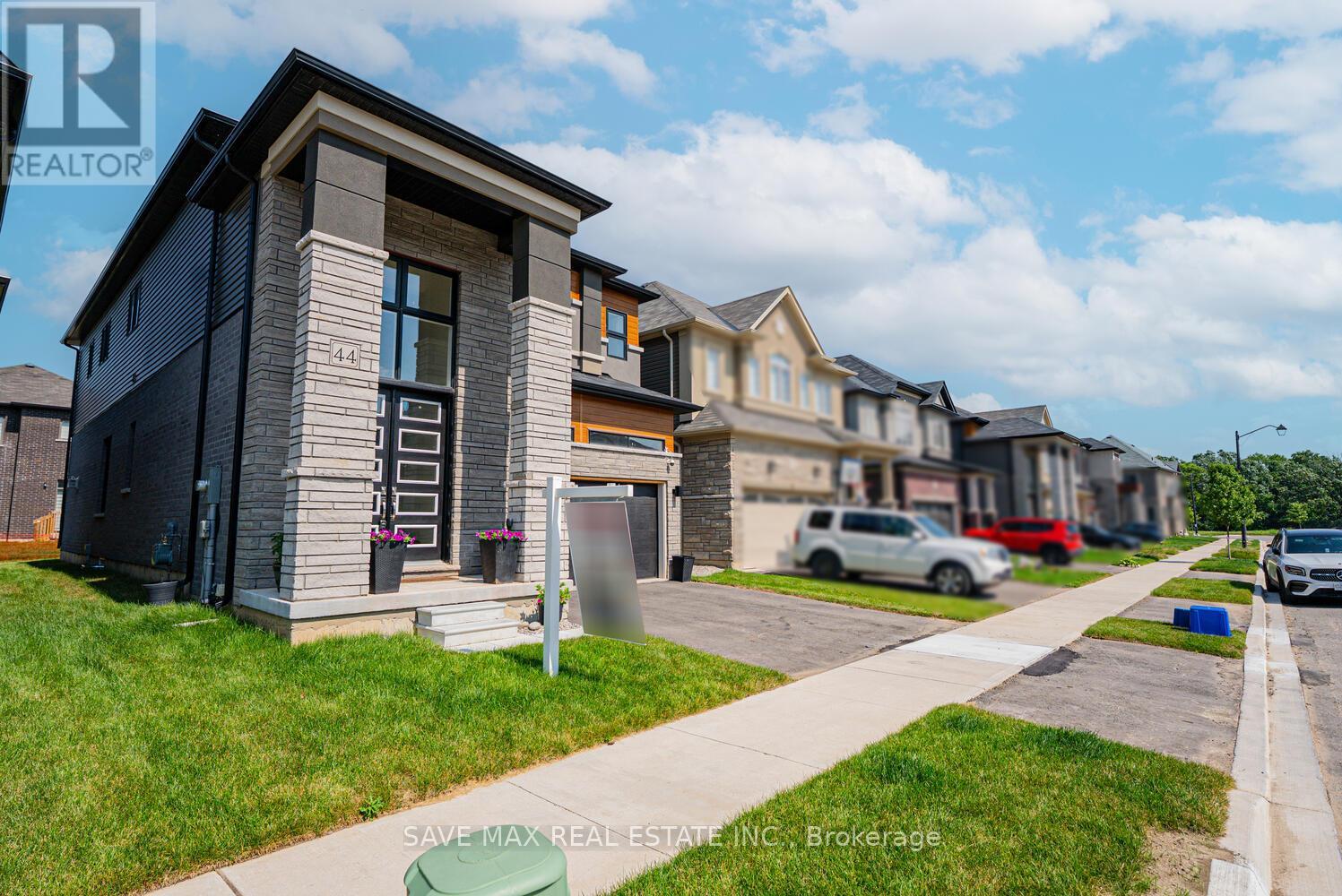 Property at 44 WAKELING DRIVE image 5