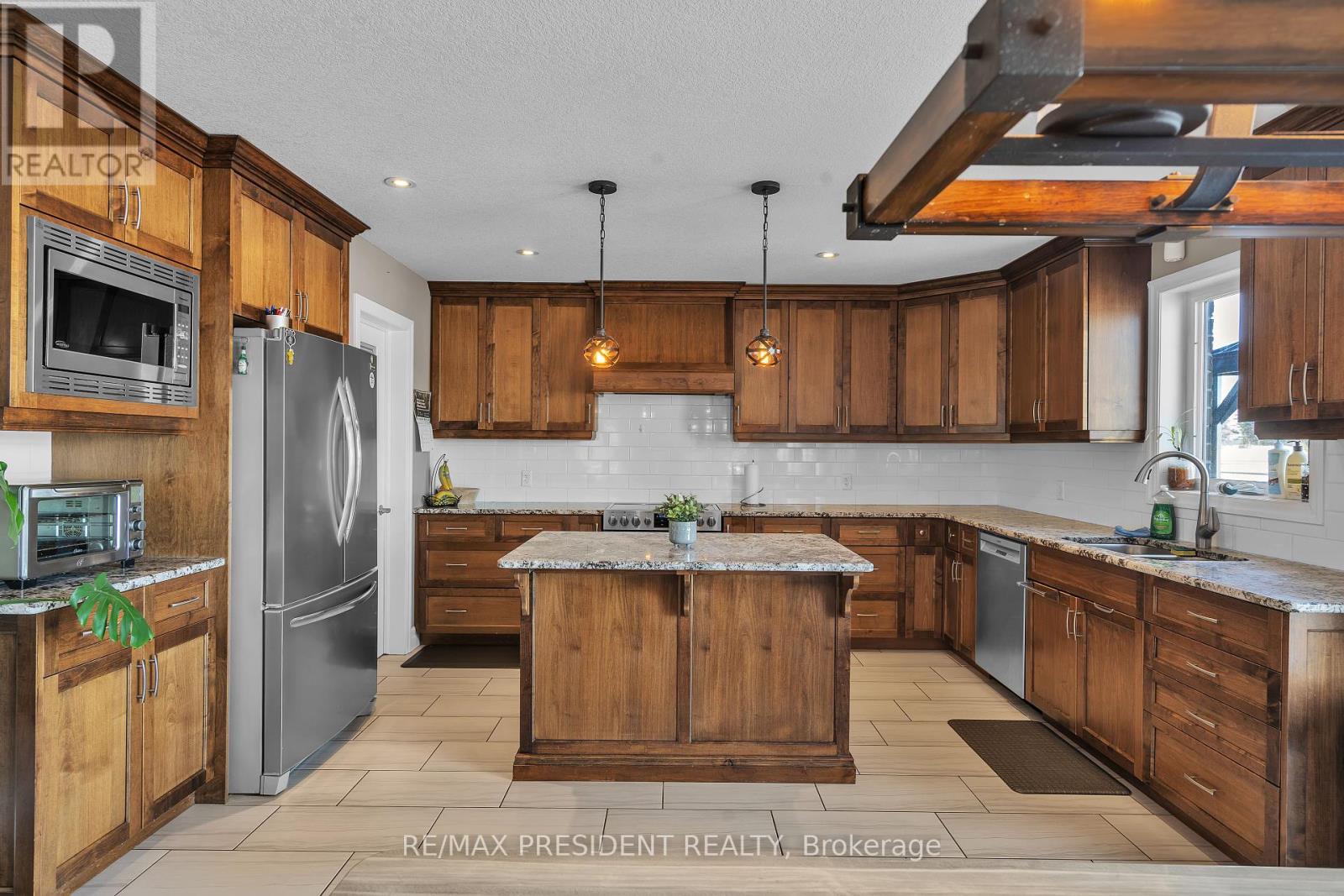 603 Hawthorne Place, Woodstock, Ontario  N4S 0E1 - Photo 14 - X12320324