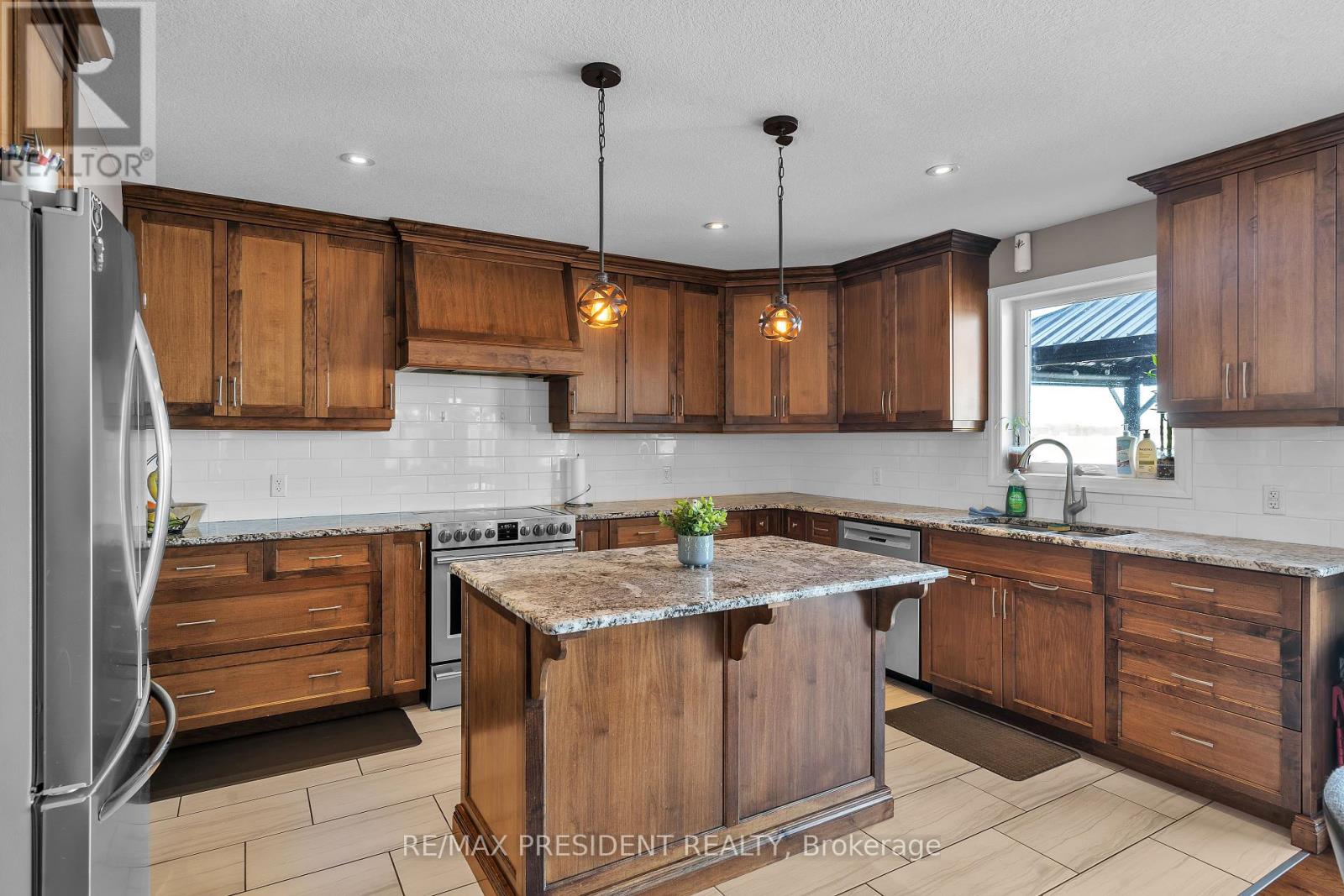 603 Hawthorne Place, Woodstock, Ontario  N4S 0E1 - Photo 15 - X12320324