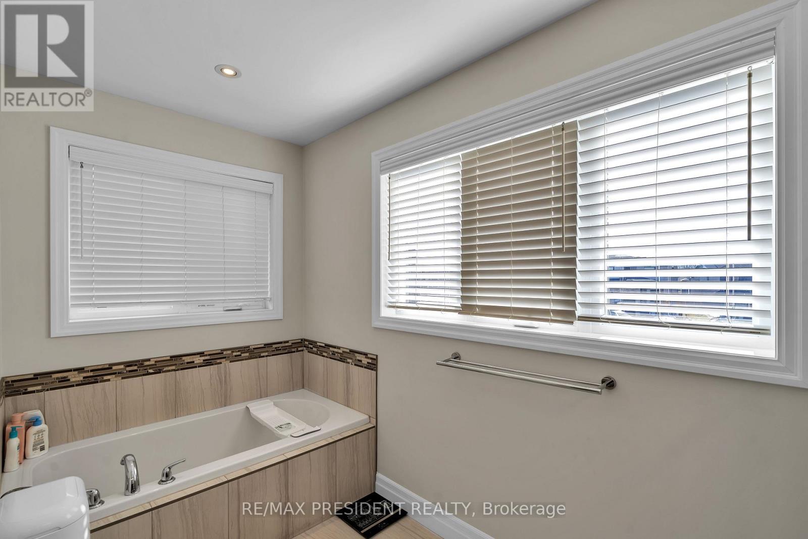 603 Hawthorne Place, Woodstock, Ontario  N4S 0E1 - Photo 25 - X12320324