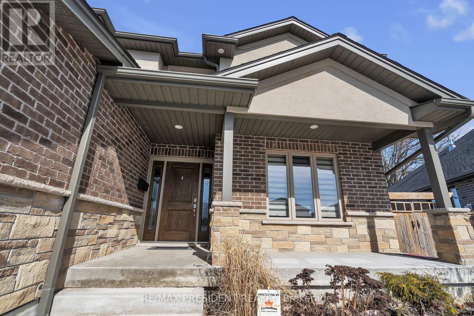 603 Hawthorne Place, Woodstock, Ontario  N4S 0E1 - Photo 3 - X12320324
