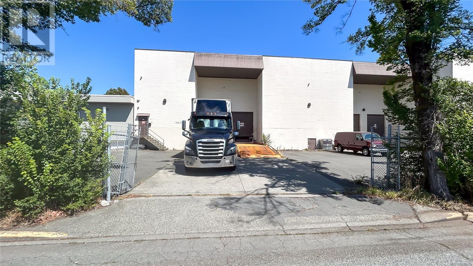 2855 Quesnel St, Victoria, British Columbia  V8T 4K2 - Photo 2 - 1009014