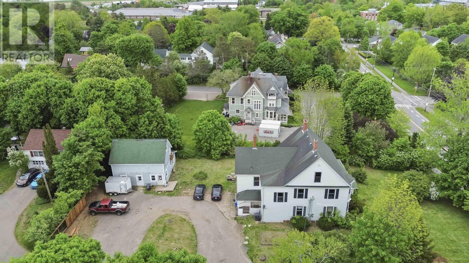 606 Main Street, Wolfville, Nova Scotia  B4P 1E8 - Photo 2 - 202513400