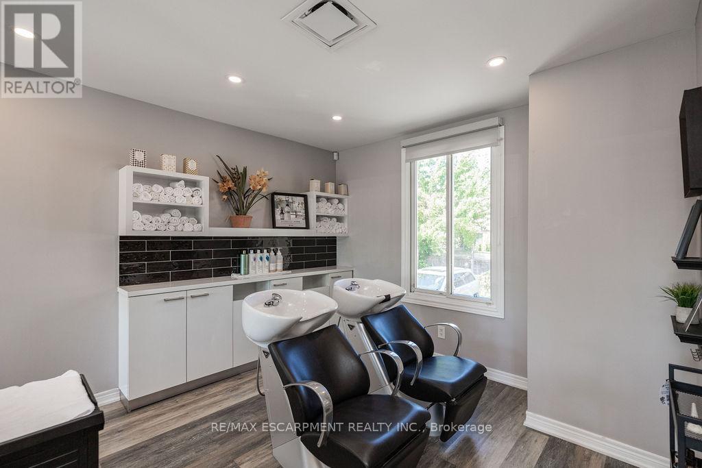 664 Upper James Street, Hamilton, Ontario  L9C 2Z3 - Photo 25 - X12319611
