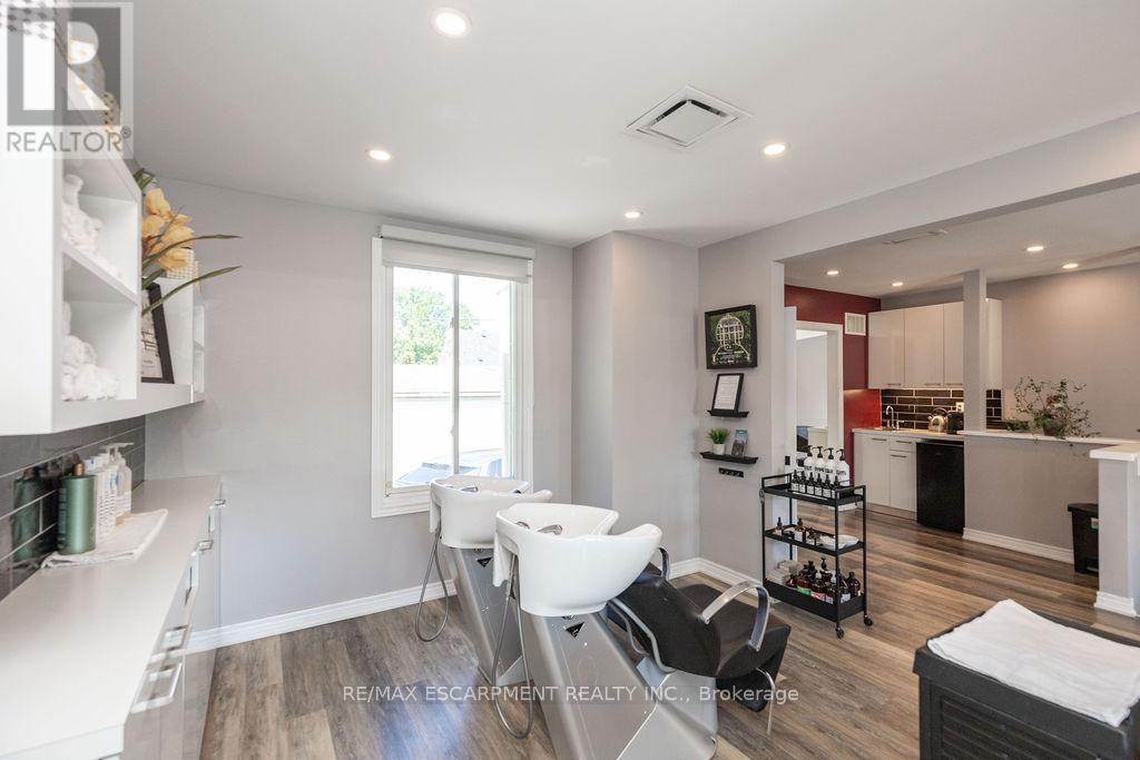 664 Upper James Street, Hamilton, Ontario  L9C 2Z3 - Photo 10 - X12319611