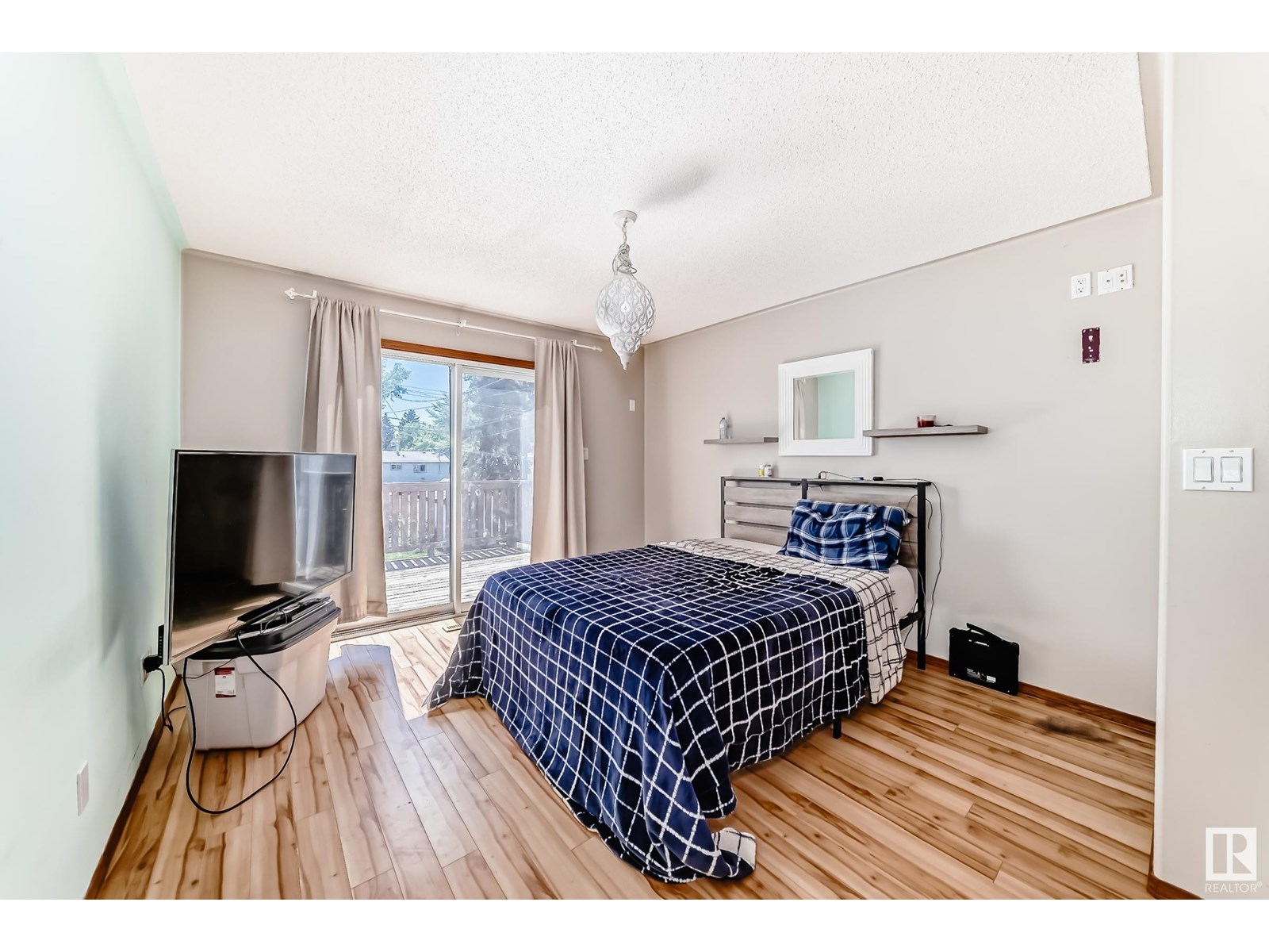 Property at 10511 128A AV NW image 3