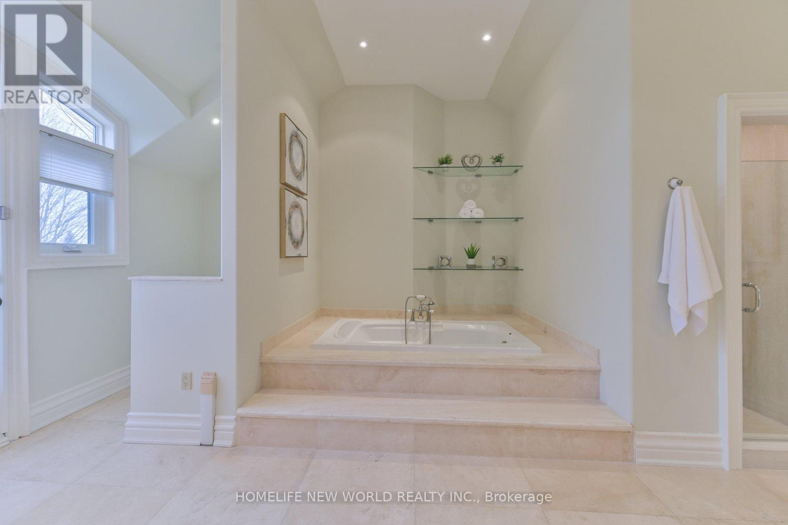 33 Evita Court, Vaughan, Ontario  L4J 8K6 - Photo 31 - N12320367