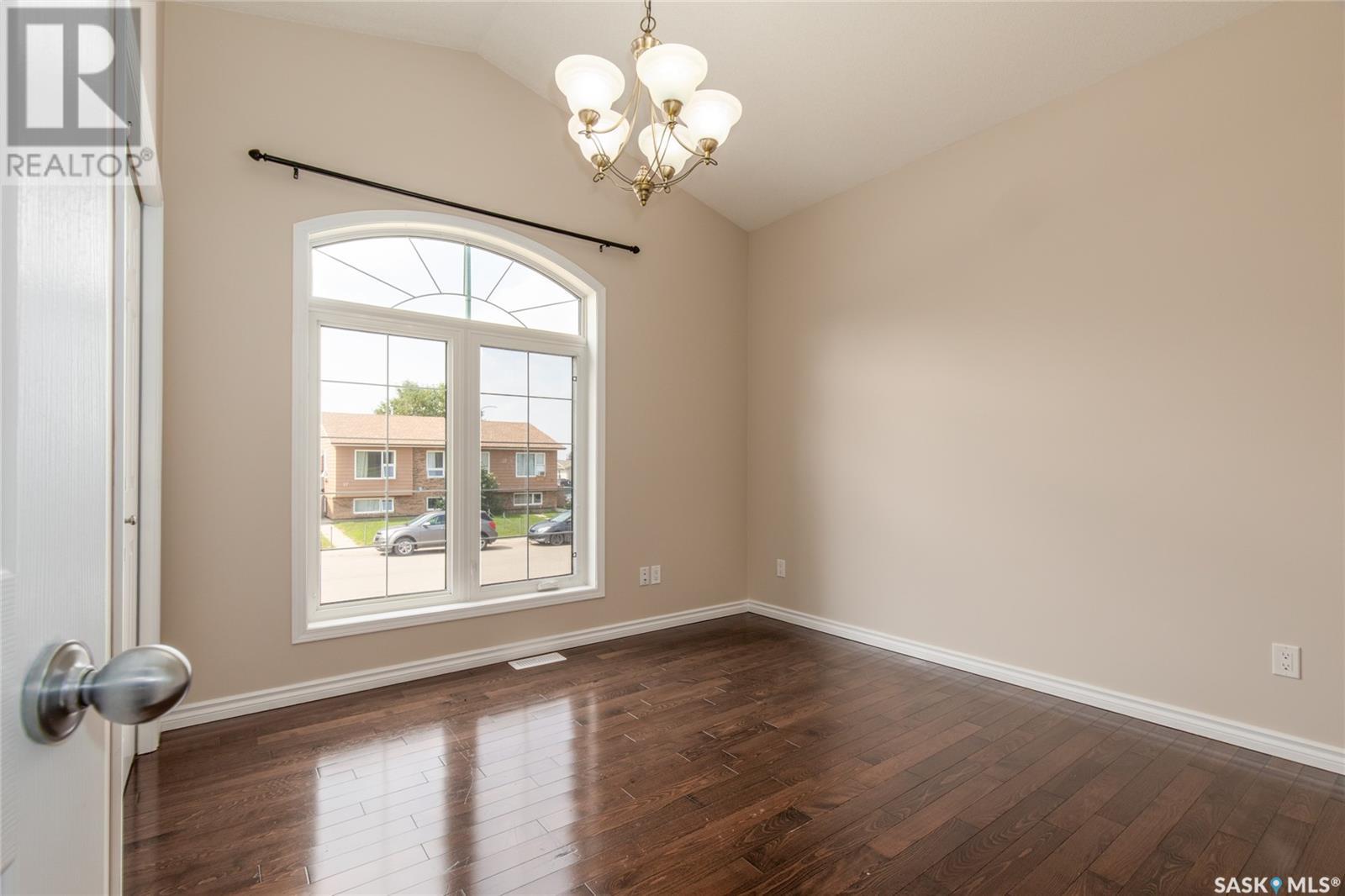 30 Carrington Drive, Moose Jaw, Saskatchewan  S6K 1C2 - Photo 25 - SK014428